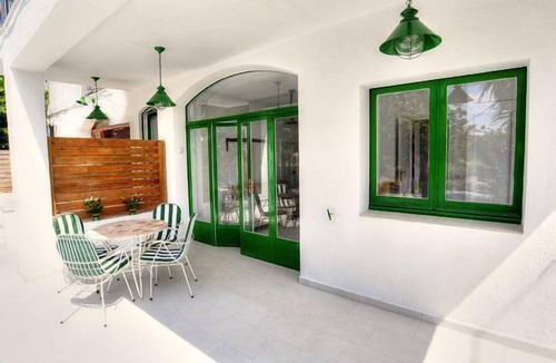 Castell-Platja d'Aro Cottage | Apartment La Cort inside Masia Cal Ros, 8 people