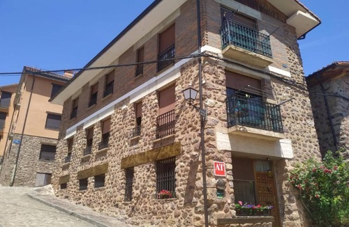 El Rasillo de Cameros Apartment | Apartment 'Luar 3' with Mountain View and Wi-Fi