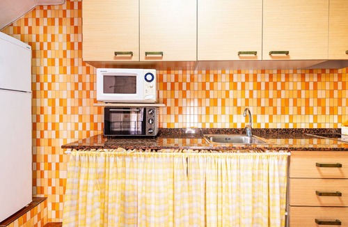 La Pobla de Benifassa Apartment | Apartment 'Loft Cuco' with Mountain View and Wi-Fi