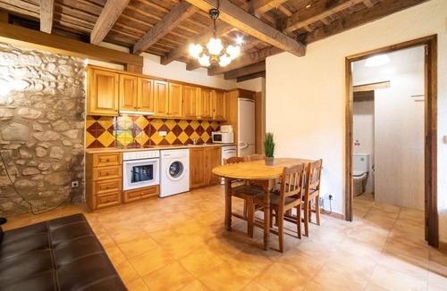 Les Planes d'Hostoles Apartment | Apartment with Balcony