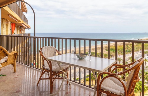 Els Arenals del Sol Apartment | Apartment on the beachfront with parking, pool and gym
