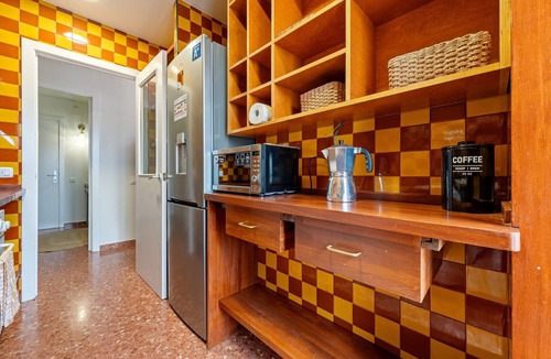 Sant Sadurni d'Anoia Apartment | Apartment 'Encantador Loft' with Mountain View, Wi-Fi and Air Conditioning
