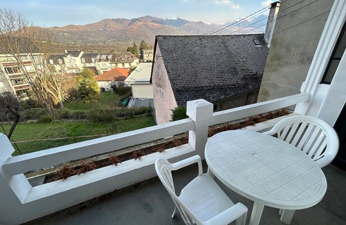 Argeles Gazost Apartment | Apartment 'Estaing' with Mountain View, Private Terrace and Wi-Fi