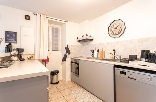 Cambo-les-Bains Apartment | Apartment 'Etxexuria' with Private Terrace, Wi-Fi and Air Conditioning