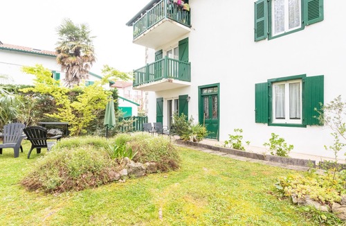 Cambo-les-Bains Apartment | Apartment 'Etxexuria' with Private Terrace, Wi-Fi and Air Conditioning