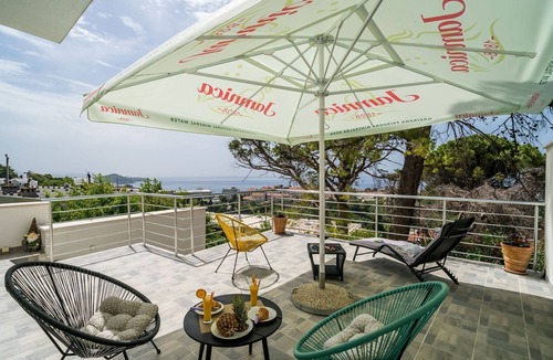 Montovjerna Apartment | Apartment Eulalija- One-Bedroom Apartment with Terrace and Sea View