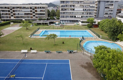 Zarautz Apartment | Apartment Euromar - Pool, tennis, beach and incredible view, by Egona