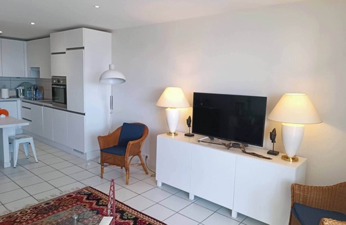 La Jetee Apartment | Apartment facing the sea