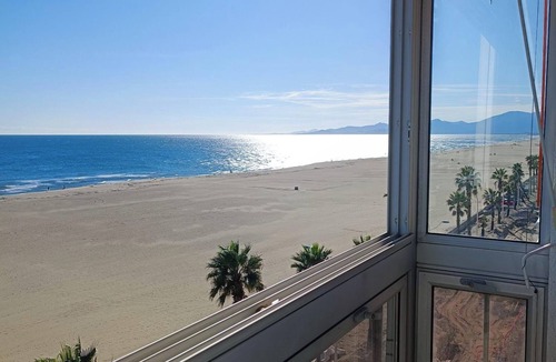 La Jetee Apartment | Apartment facing the sea