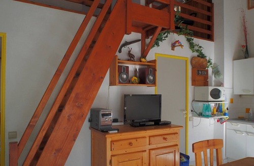 Leucate Apartment | Apartment 'F K K Ferienwohnung Oasis Naturist' with Shared Pool, Shared Garden and Wi-Fi