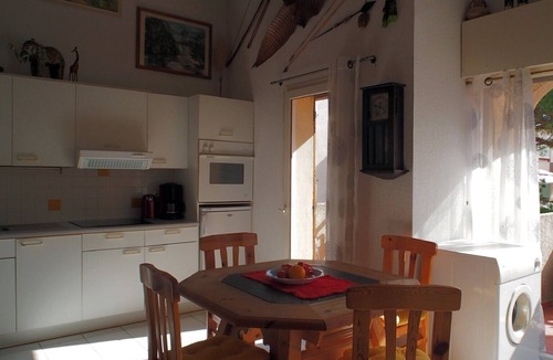 Leucate Apartment | Apartment 'F K K Ferienwohnung Oasis Naturist' with Shared Pool, Shared Garden and Wi-Fi