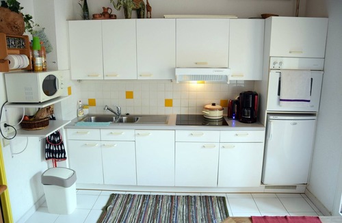 Leucate Apartment | Apartment 'F K K Ferienwohnung Oasis Naturist' with Shared Pool, Shared Garden and Wi-Fi