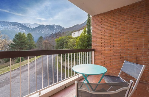 Vernet-les-Bains Apartment | Apartment 'F1 Massif Du Canigou' with Mountain View, Shared Garden and Balcony