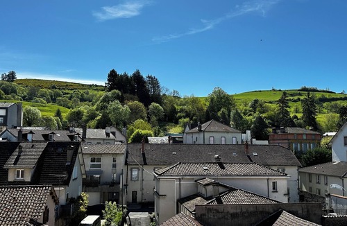 Aurillac Condo | Apartment F3 Hyper-Centre, Quiet, Bright, Riverfront, Recently Refurbished.