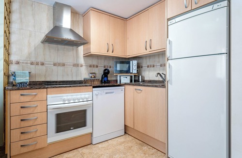 Les Cases d'Alcanar Apartment | Apartment 'Faro De Mar' with Wi-Fi and Air Conditioning