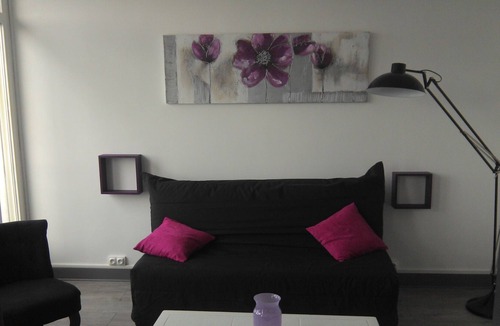Boulogne-sur-Mer Apartment | apartment facing the port