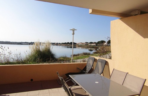 Le Grau-Du-Roi Apartment | Apartment facing Lake Salonica