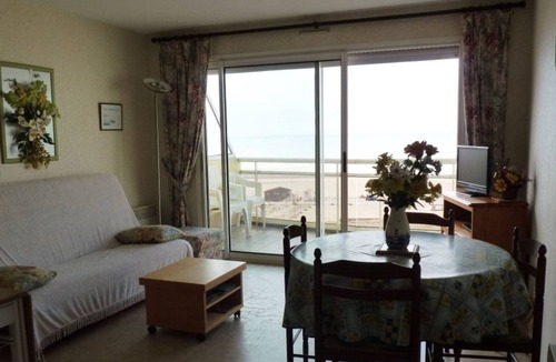 Merlimont-Plage Apartment | Apartment facing the sea for 4 people