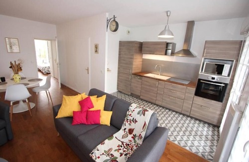 Serris Apartment | Apartment facing Vallée Village - very close to Disneyland