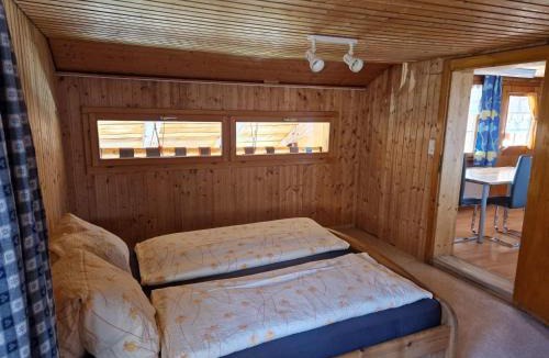 Zweisimmen Apartment | Apartment Ferienwohnung mit Bergpanorama by Interhome