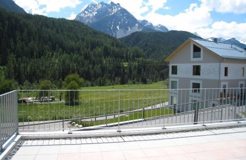 Engadin Scoul Apartment | Apartment Ferienwohnung Chasa Percosta in Scuol - 8 persons, 4 bedrooms