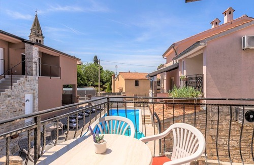 Tar Apartment | Apartment Fiorela II in Villa Valtrazza with Shared Pool