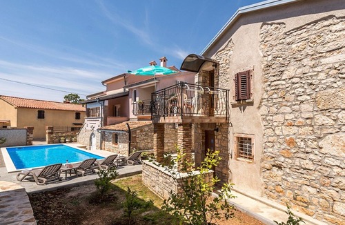 Tar Apartment | Apartment Fiorela II in Villa Valtrazza with Shared Pool