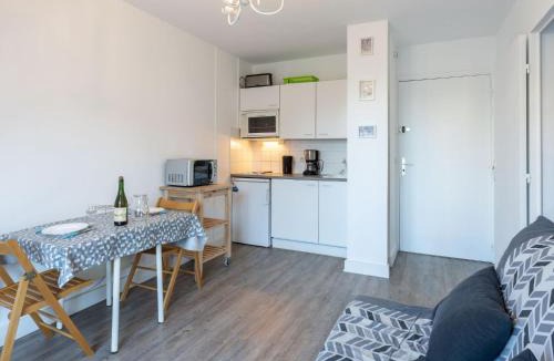 Cabourg Apartment | Apartment Fleur Marine-16 by Interhome