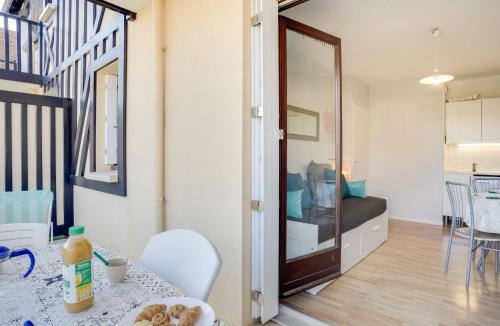 Cabourg Apartment | Apartment Fleur Marine-9 by Interhome