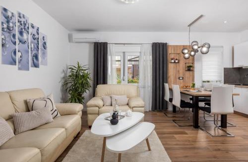 Cikovici Apartment | Apartment Flowers