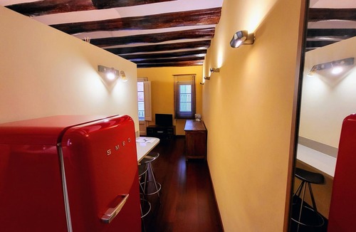 Gothic Quarter Apartment | Apartment for 2 people close to La Rambla and Plaza Catalunya