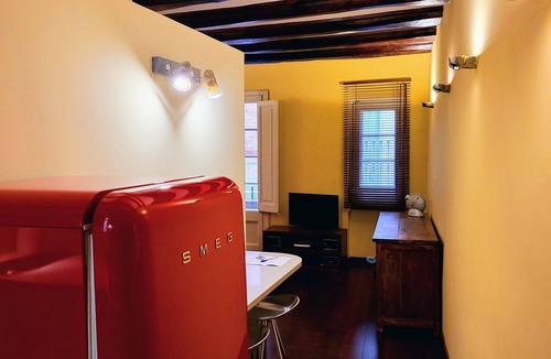 Gothic Quarter Apartment | Apartment for 2 people close to La Rambla and Plaza Catalunya