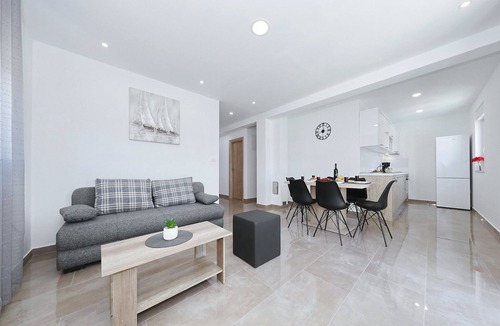 Seline Apartment | Apartment for 4-6 persons with sea view and pool use