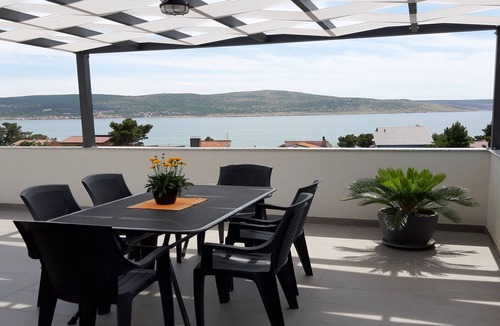 Seline Apartment | Apartment for 4-6 persons with sea view and pool use