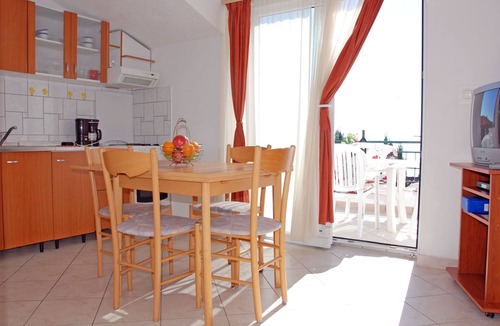 Seget Vranjica Apartment | APARTMENT FOR 4 PERSONS/2 BEDROOMS/SEA VIEW