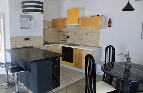 Okrug Gornji Condo | Apartment for 4 people with whirlpool and a large garden