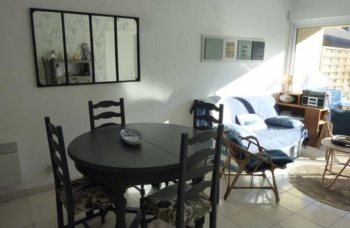 Damgan Apartment | Apartment for 4 people, 2 steps from the beach and shops.