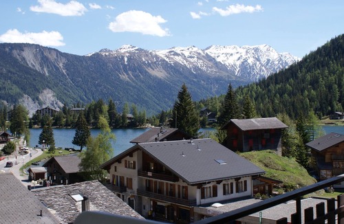 Champex-Lac Apartment | Apartment for 4 people, free pool access, view of Lake Champex-Lac
