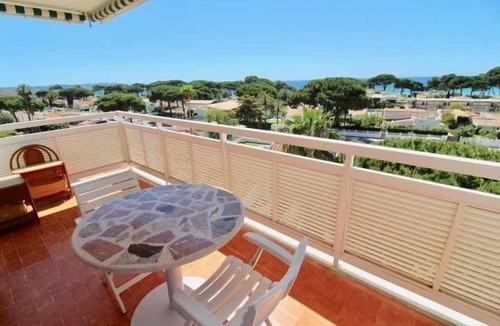 Vilafortuny Apartment | Apartment for 4 people terrace sea view Cambrils beach 230m
