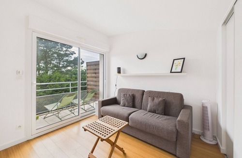Prefailles Apartment | Apartment for 4, swimming pool, sea 150m away
