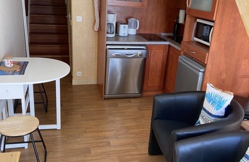 Le Croisic Apartment | Apartment for 4 with terrace and beach access