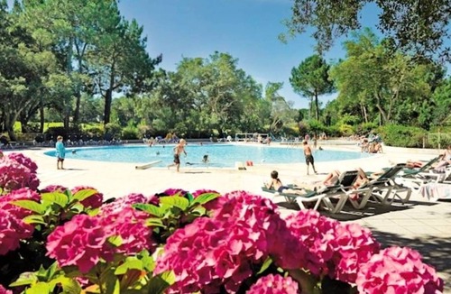 Moliets-et-Maa Apartment | Apartment for 5 in leisure residence with pool, beach walk