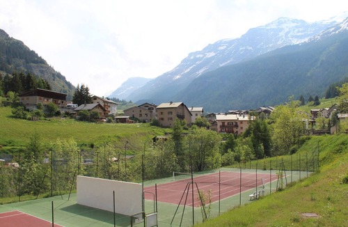 Lanslevillard Apartment | Apartment for 6 in Val Cenis Lanslevillard, includes parking