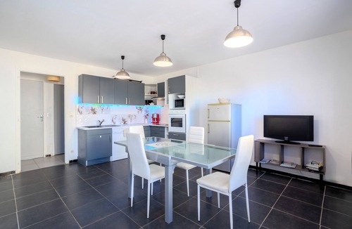 Sorede Apartment | Apartment for 6 people with shared terrace, AC and Wi-Fi