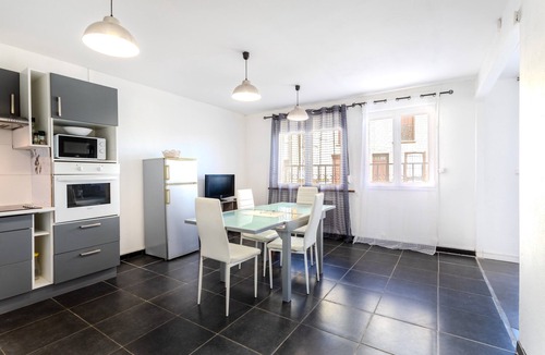Sorede Apartment | Apartment for 6 people with shared terrace, AC and Wi-Fi