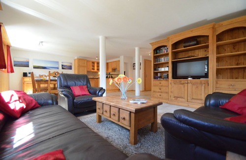 Grimentz Apartment | Apartment for 8 people: 1 bedroom with bunk beds - 2 double bedrooms (with single comforters) - 1 be