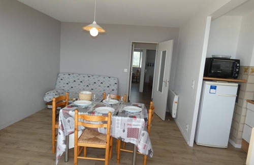 Notre-Dame-de-Monts Apartment | Apartment for 6 people, 10m from beaches, pets allowed, parking