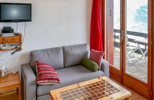 Saint-Pierre-de-Clages Apartment | Apartment Foret E3 by Interhome
