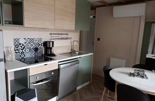 Savignac-les-Ormeaux Ski Chalet | Apartment