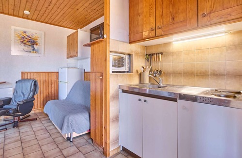 Barbotan-les-Thermes Apartment | Apartment T2 with porch and pets allowed